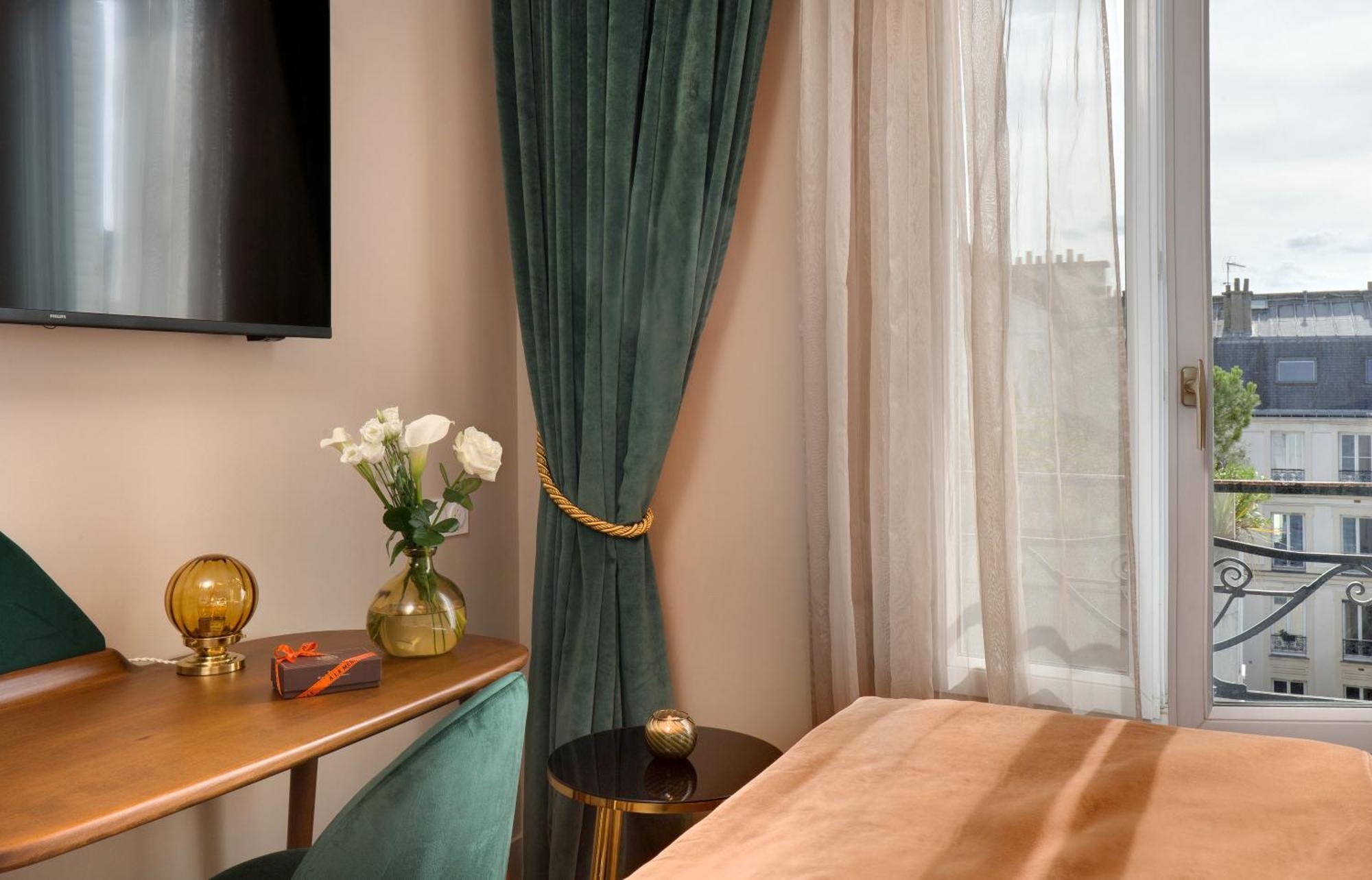 Artemisia Montmartre Hotel Paris Exterior photo